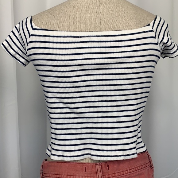 H&M Divided Striped Stretch Short Sleeve Crop Top - White/Blue, Size Medium - Picture 3 of 6